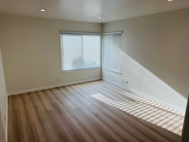 Building Photo - Stylish Single-Story Living in Coveted South Coast Metro