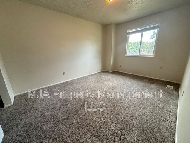 Building Photo - 1817 E Vine St