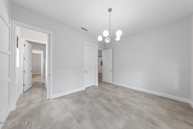 Building Photo - 264 Pine Haven Dr