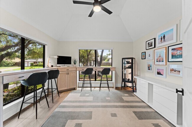 Building Photo - 10826 Moonlight Dr