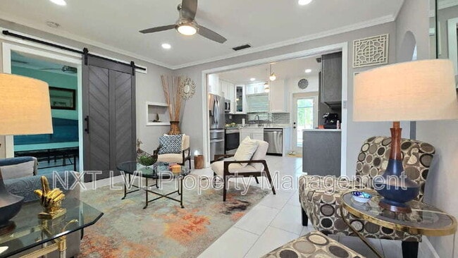 Building Photo - 509 W Olympia Ave