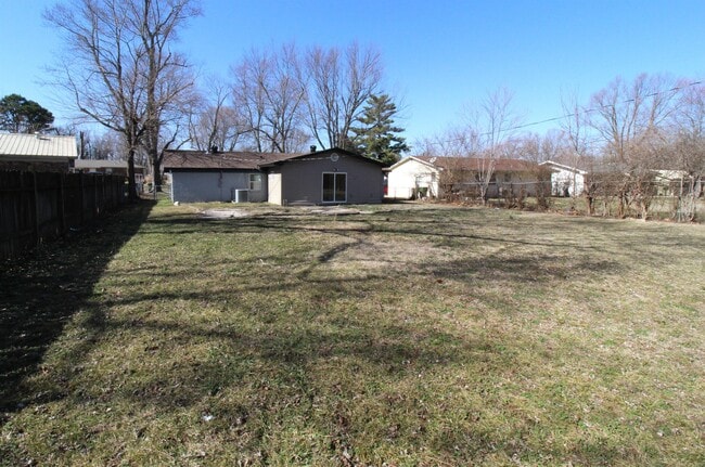 Building Photo - 709 N 12th Pl