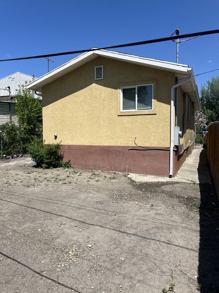 Building Photo - 873 w 300 s