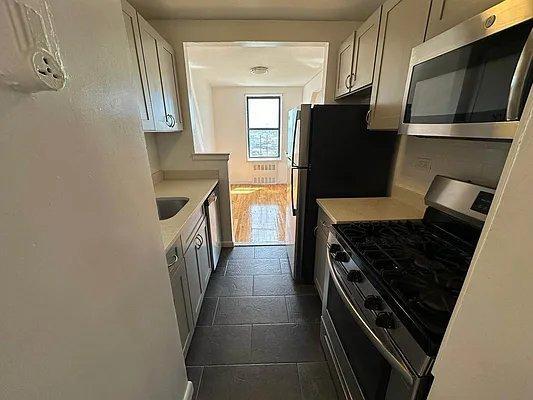 Primary Photo - 1 bedroom in Bronx NY 10465