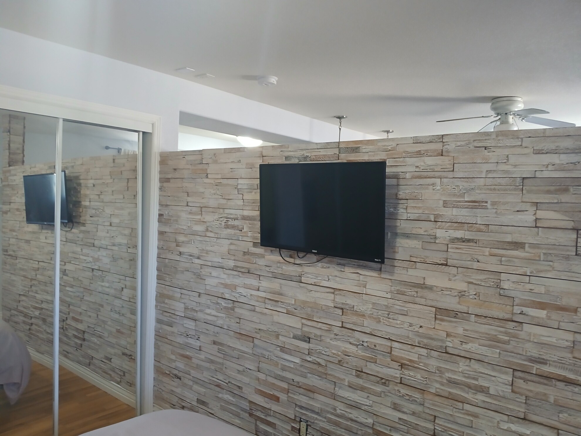 Building Photo - 1833 N Williams St