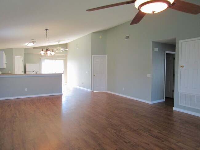 Building Photo - Southwest Pensacola 3BR Home Near NAS Pensacola & Perdido Key with Vaulted Ceilings, Island Kitch...