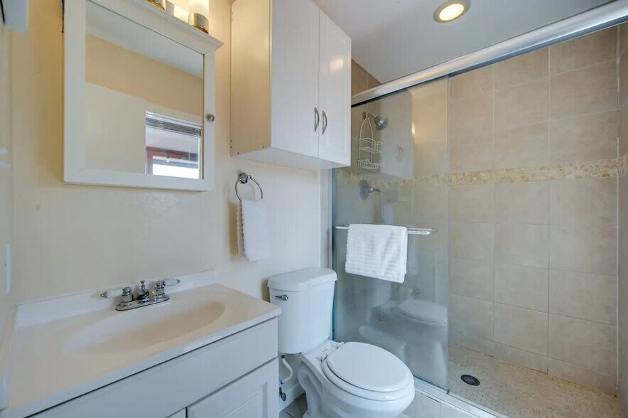 Building Photo - 1288 Canyon Springs Dr