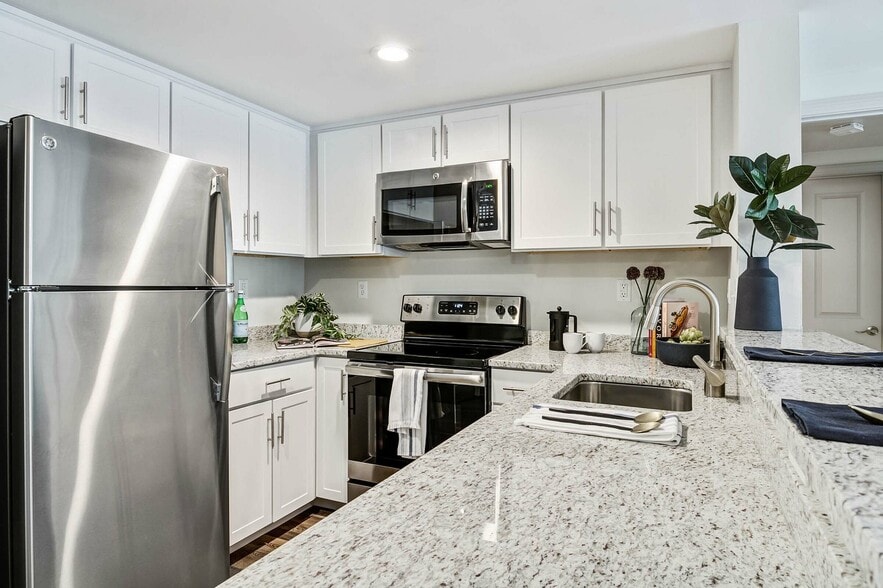 Building Photo - Avana Cliffside