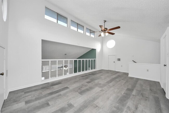 Building Photo - 129 Tarpon St