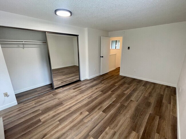 Building Photo - Fully updated/renovated unit NO GARAGE 1 B...