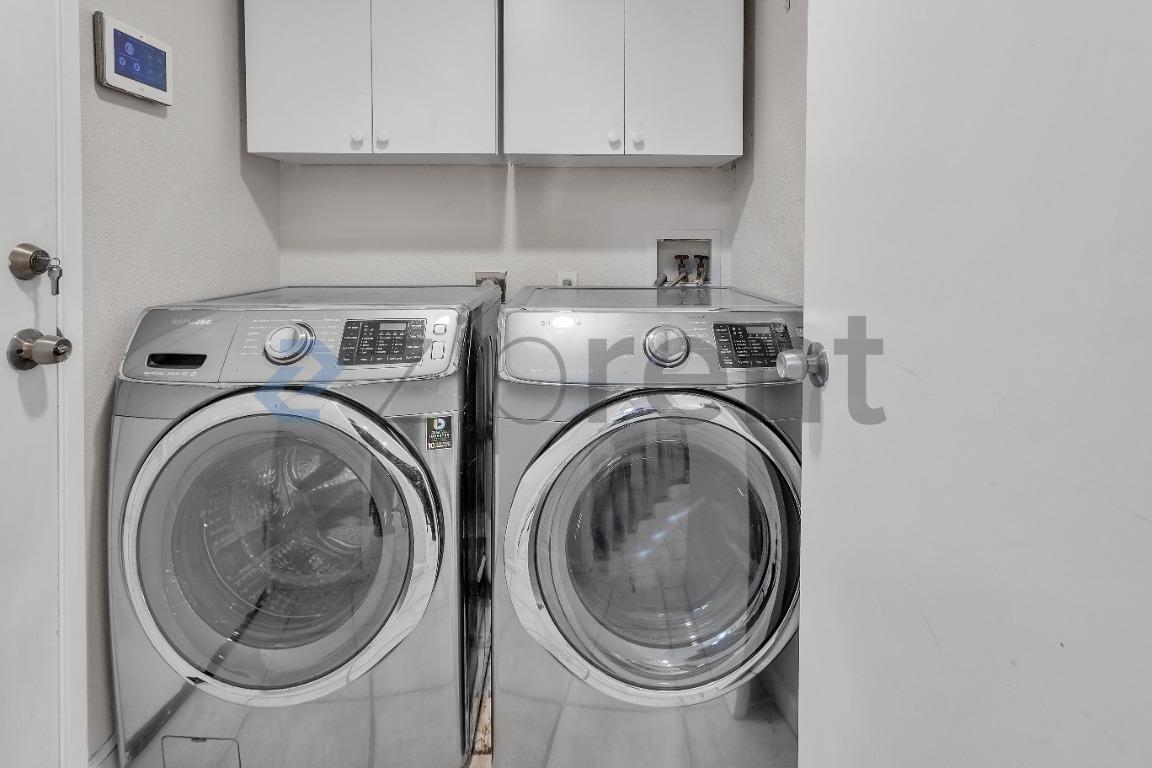 Building Photo - Unit