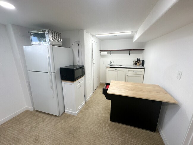 Basement Living Area - 525 Perry St