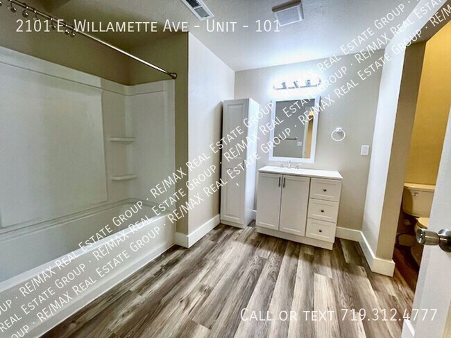 Building Photo - 2101 E Willamette Ave