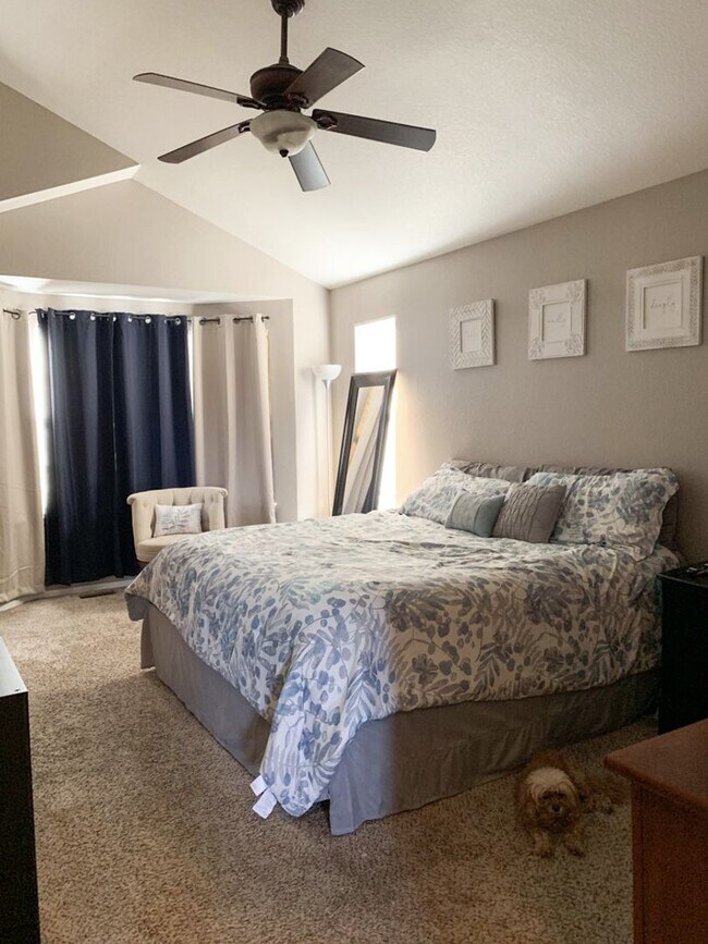 Building Photo - Evolve Real Estate: Fantastic Home with La...
