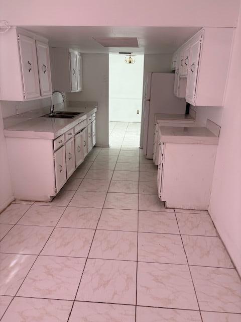 Building Photo - 5882 Bimini Cir E