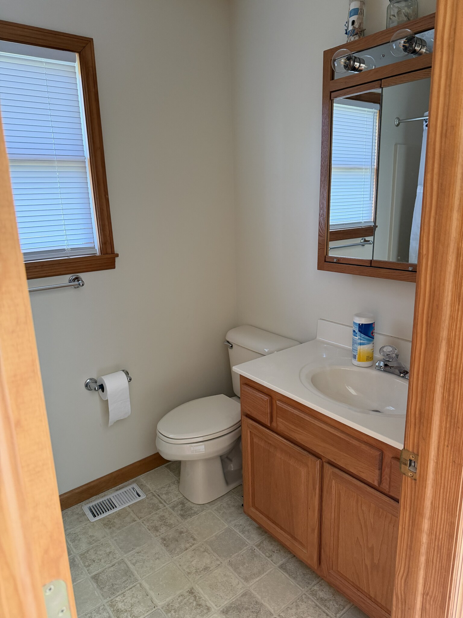 Building Photo - 148 Trader Ct