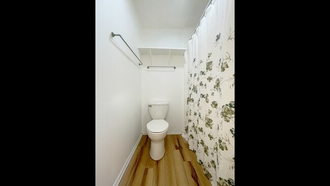 Building Photo - 5000 Mashie Cove