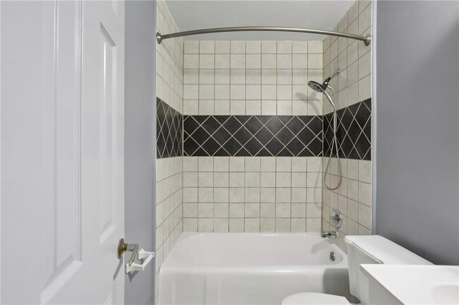 Building Photo - 2266 N Shallowford Rd