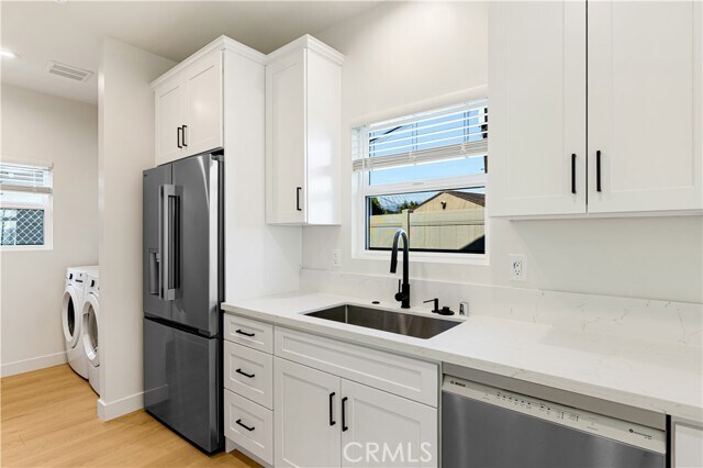 Building Photo - 4042 Somers Ave