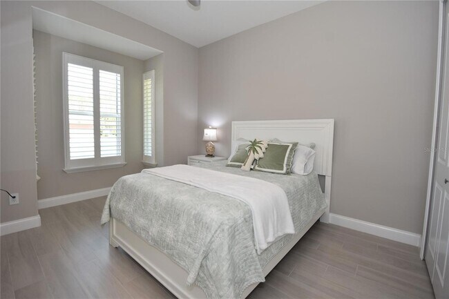 Building Photo - 13 Elder Dr