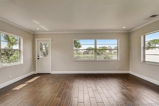 Building Photo - 9387 Richmond Cir