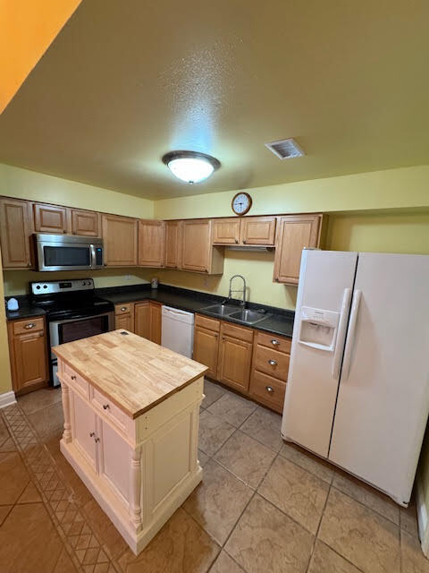 Building Photo - 113 Sunridge Park