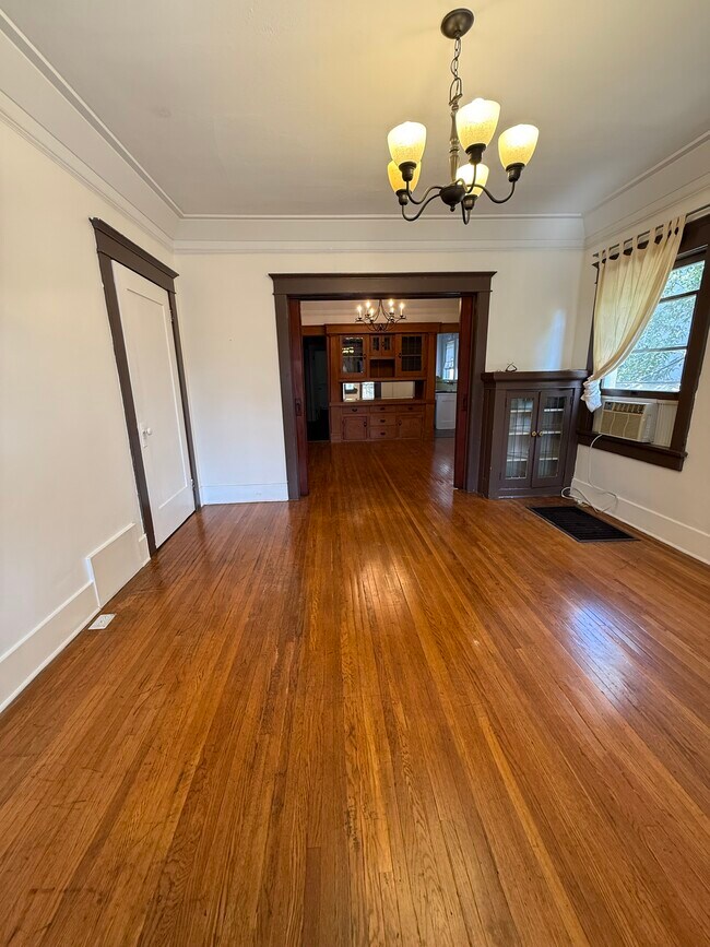 Building Photo - 1800 N Van Ness Ave