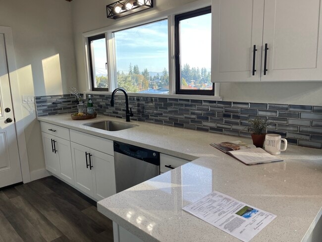 Building Photo - 5008 Sperry Ln