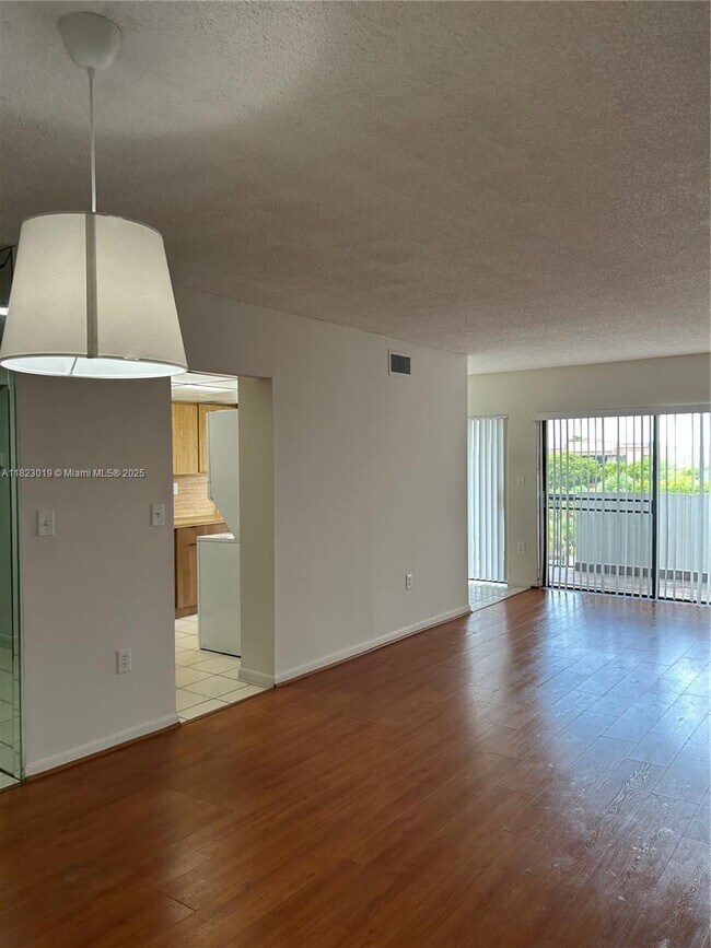 Building Photo - 5900 SW 127th Ave