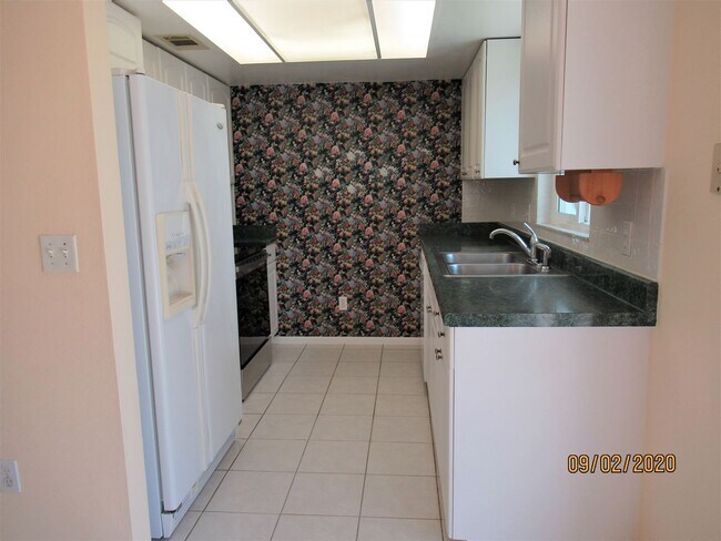 Building Photo - Cozy 3 Bedroom Port Orange Home with Fence...