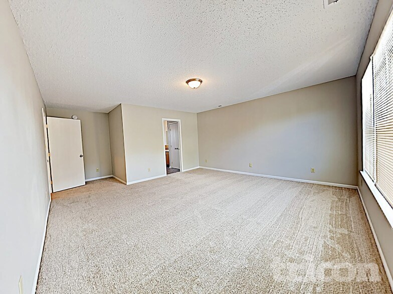 Building Photo - 5136 Dollar Ridge Ln