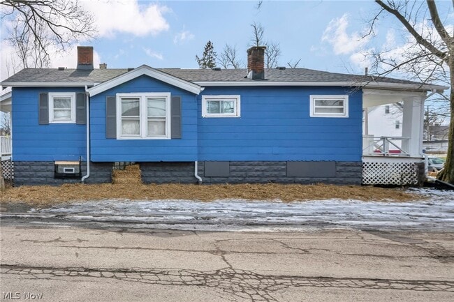 Building Photo - 3303 E 123rd St