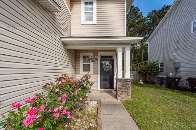 Building Photo - 3 Bedroom 2.5 Bath Single Family Home in S...