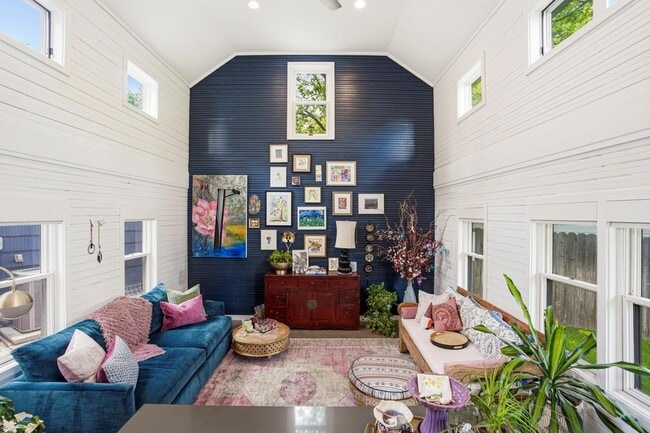 Building Photo - 3005 Bryker Dr