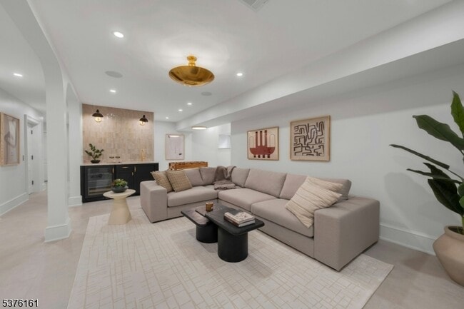 Building Photo - 84 Watchung Ave