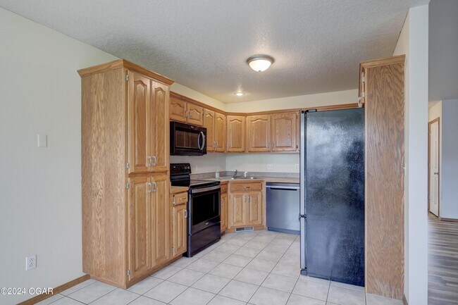 Building Photo - 4231 W 28th St