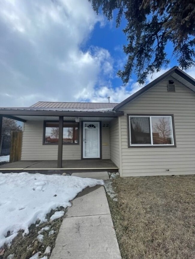 Primary Photo - Charming Little Home Downtown Kalispell