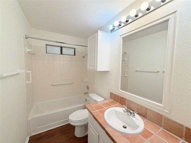 Building Photo - 1703 Hatch Rd