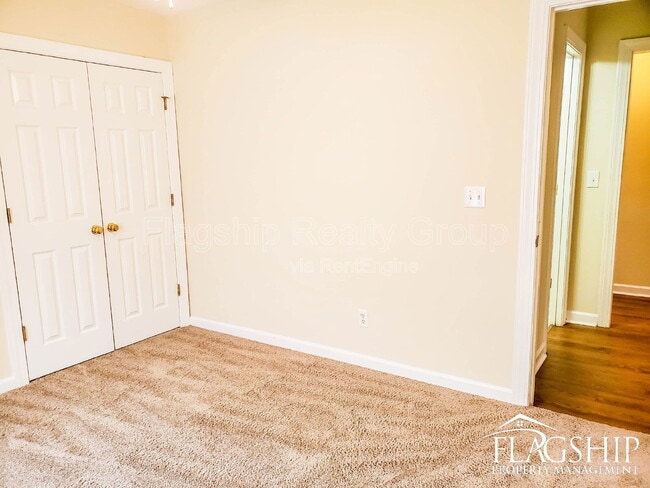 Building Photo - 5160 Deveron St