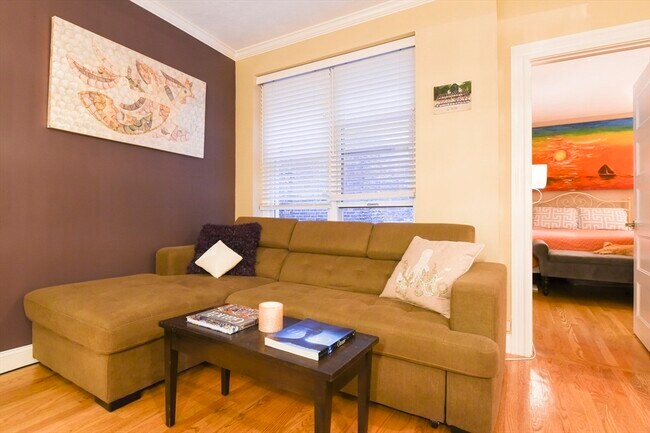 Building Photo - 47 Tileston St