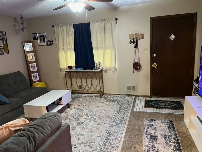 Building Photo - Spacious 5-Bedroom Home with Flexible Living & Prime Northglenn Location