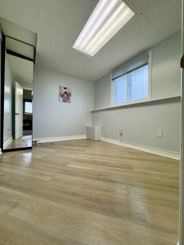 Building Photo - 111 White Oak Dr