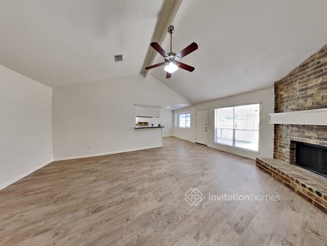 Building Photo - 15135 Tresch Ln