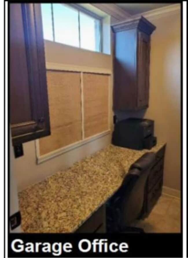 Building Photo - 4 BEDROOM, 3 BATHROOM IN TIBURON