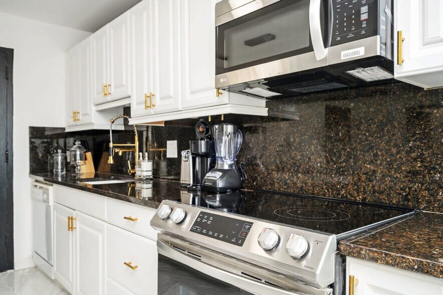 Building Photo - 215 Piedmont Ave NE