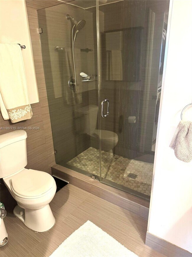 Building Photo - 1155 Brickell Bay Dr