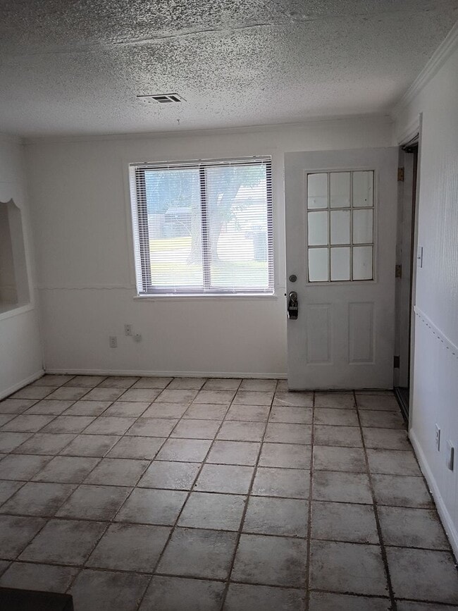 Building Photo - 3637 Teal Dr