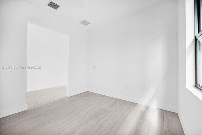 Building Photo - 12413 Solana Bay Cir