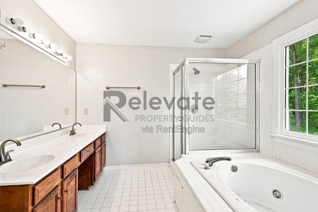Building Photo - 13215 Hollyhock Ct