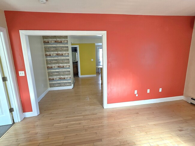 Building Photo - 41 Pine St